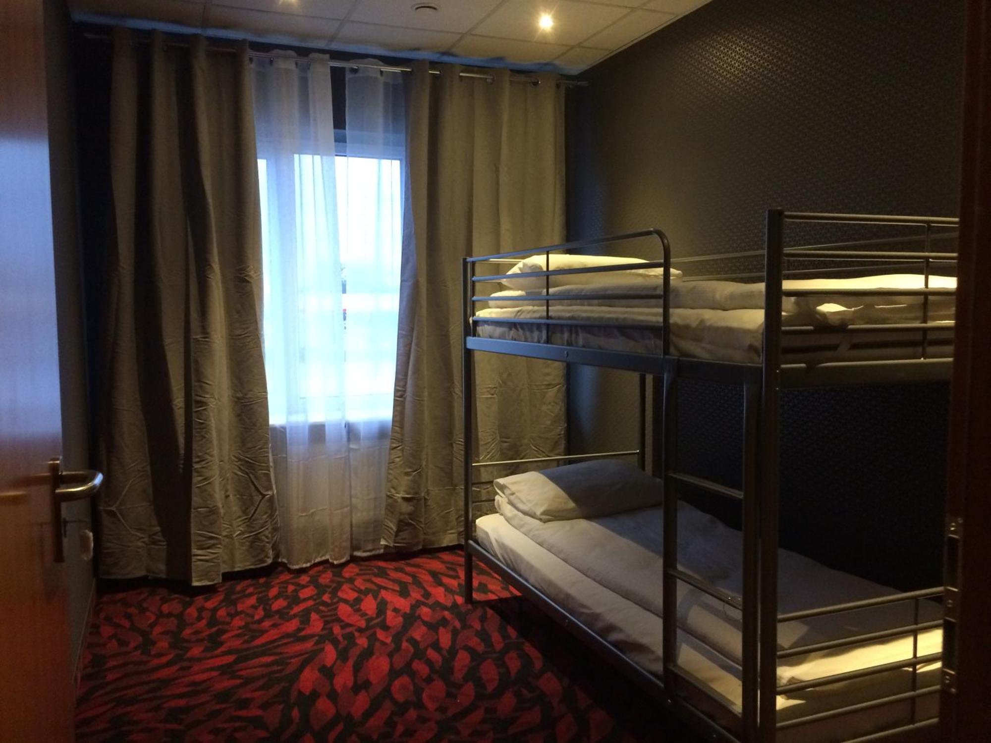 Loft Car Factory Hostel Warsaw Room photo