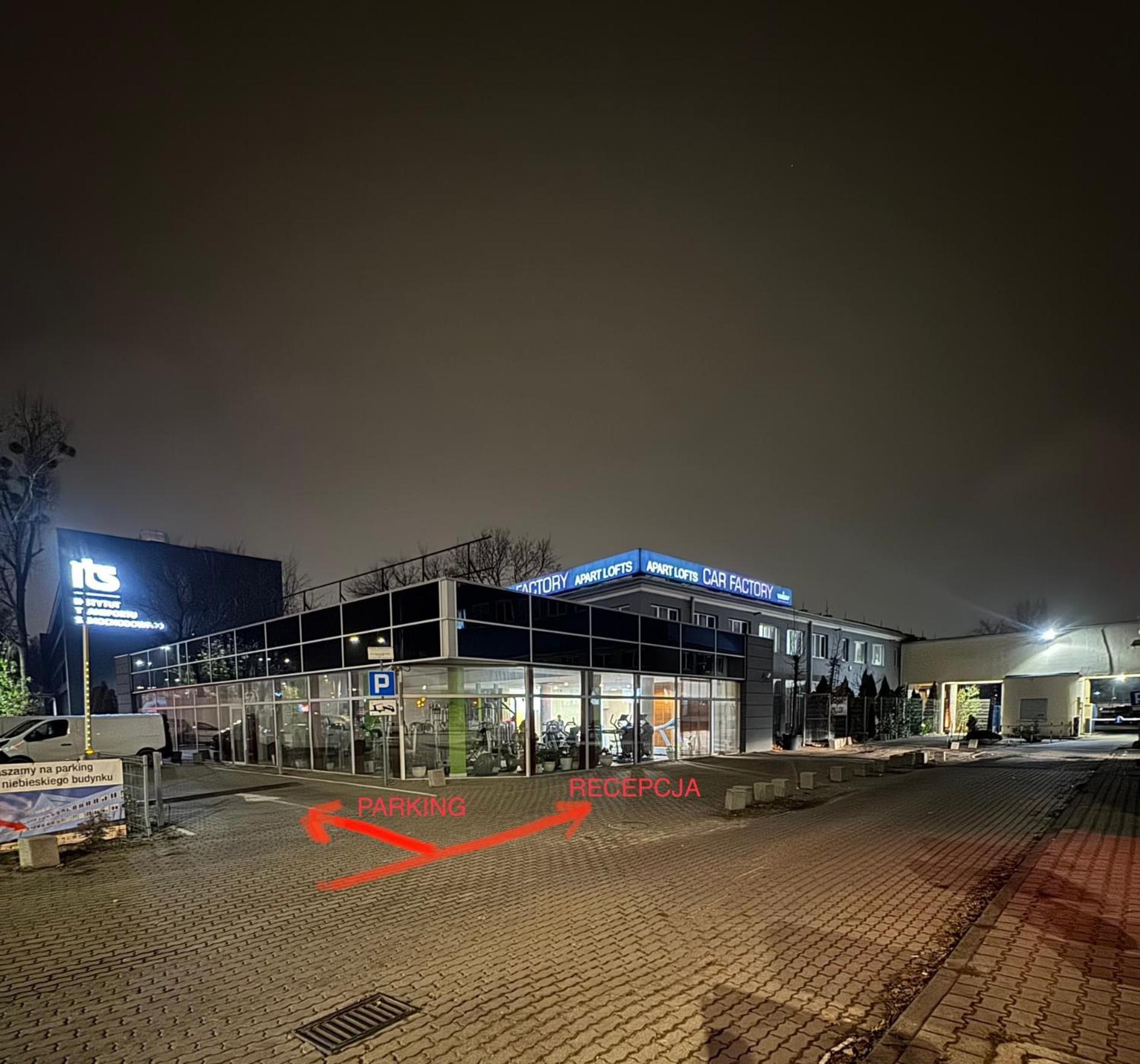 Loft Car Factory Hostel Warsaw Exterior photo