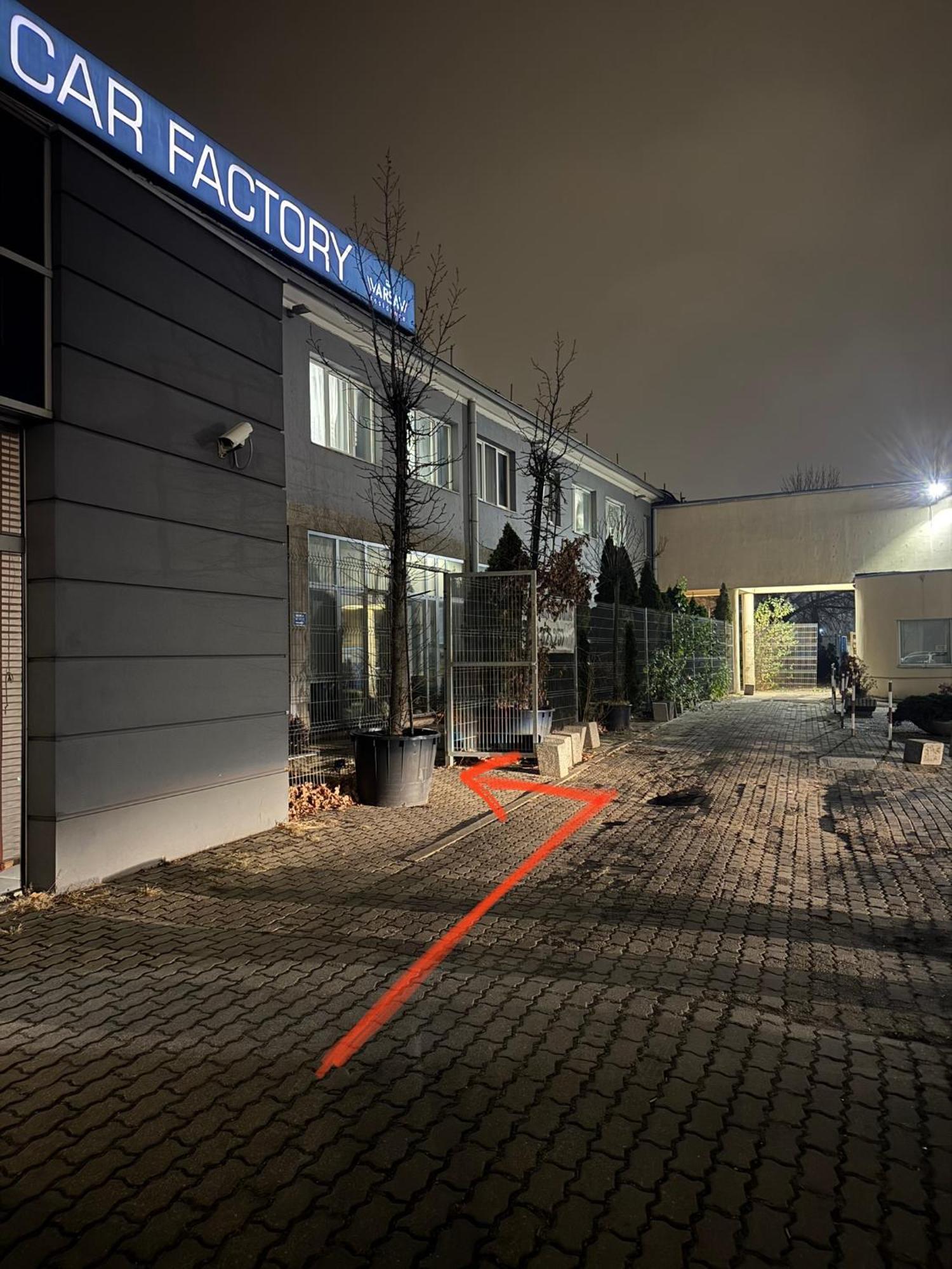 Loft Car Factory Hostel Warsaw Exterior photo
